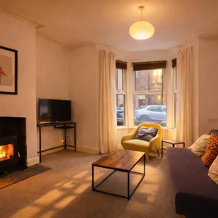 Two Bedroom - On Street Parking Available Nyaraló Bristol